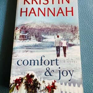 'Comfort & Joy' Novel by Kristin Hannah - Festive Cover